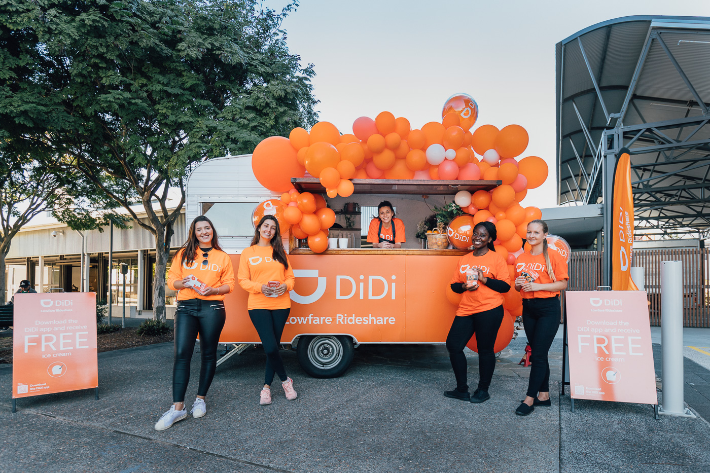 Corporate+event+-+caravan+-+custom+branding